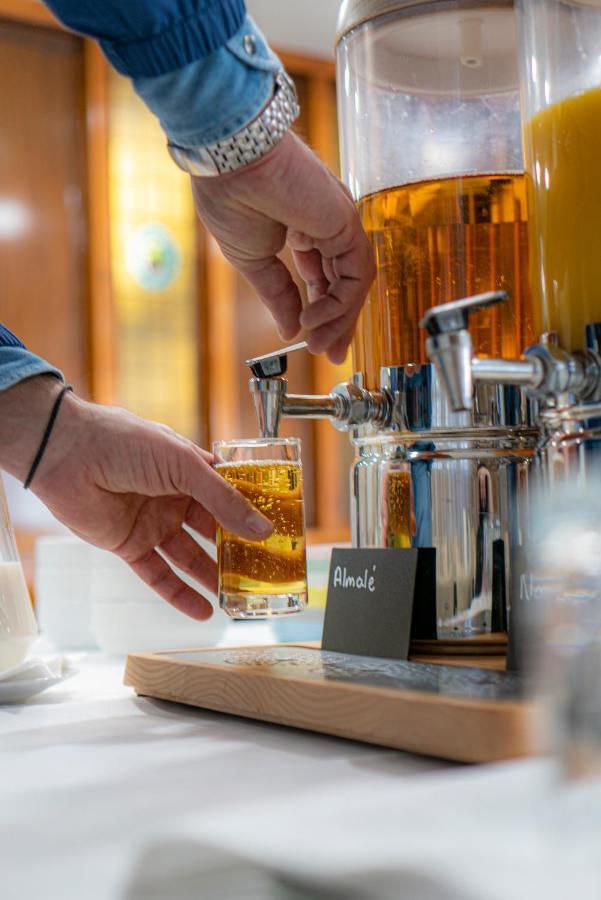 Ozoon Hotel Nyíregyháza エクステリア 写真
