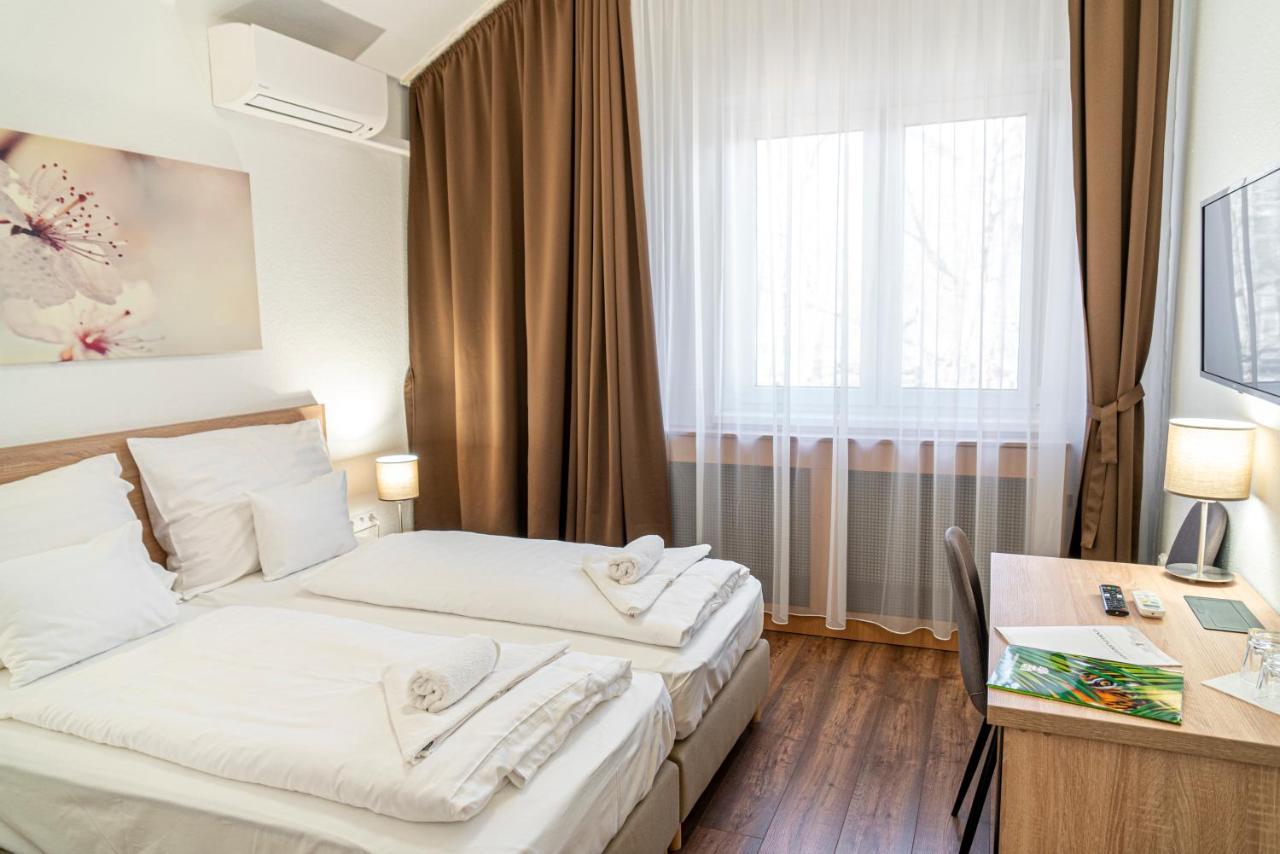 Ozoon Hotel Nyíregyháza エクステリア 写真