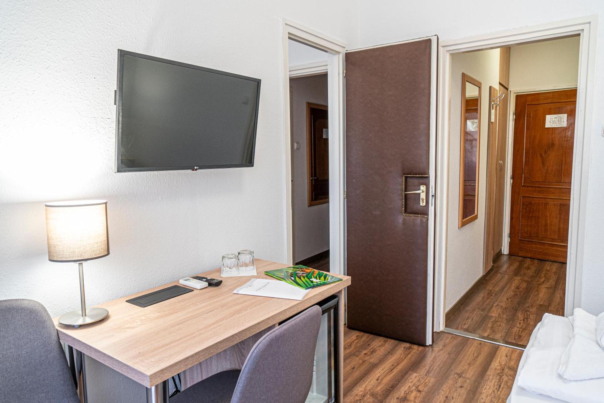 Ozoon Hotel Nyíregyháza エクステリア 写真