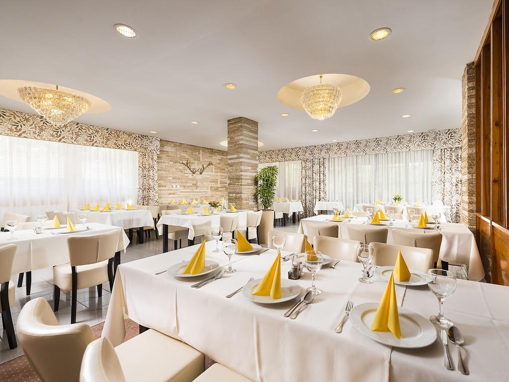 Ozoon Hotel Nyíregyháza エクステリア 写真