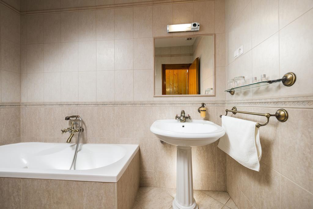 Ozoon Hotel Nyíregyháza エクステリア 写真